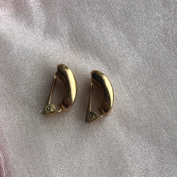 Christian Dior Gold and Chrystal Vintage Designer Earrings clip ons - Picture 11 of 14